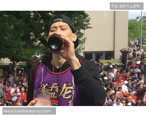 林书豪带领尼克斯对决热火展现精彩表现引发球迷热议